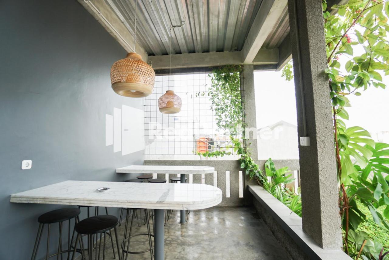Tomang Gelong Guest House Syariah Mitra Reddoorz Jakarta Exterior photo